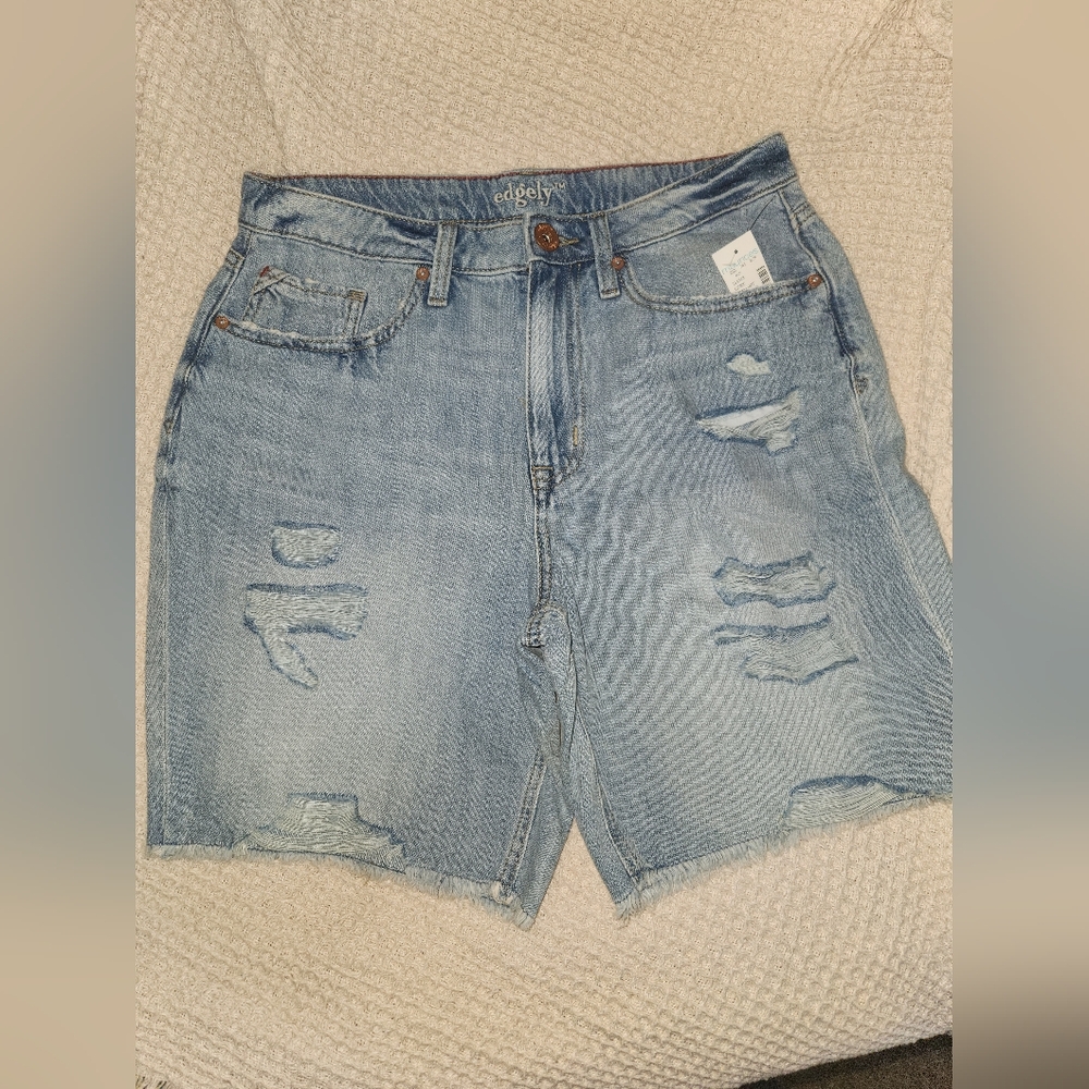 Maurices women's Bermuda destructed shorts